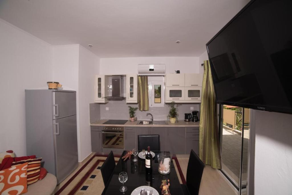 Bodikos Apartments Pitsidia Extérieur photo